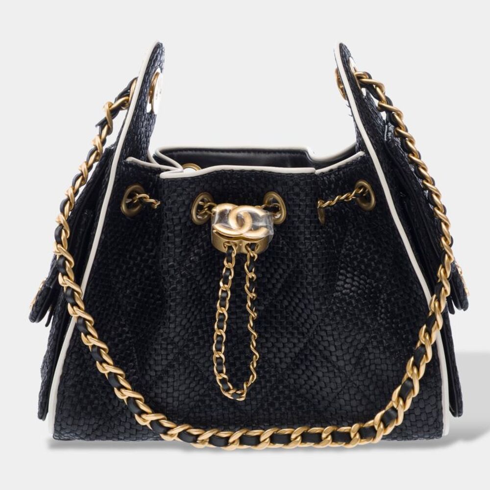 CHANEL Shoulder Bag